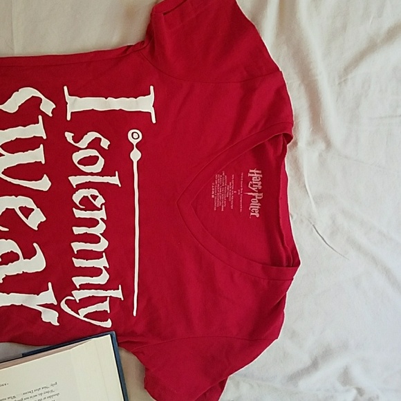 Red Harry Potter t-shirt - Picture 2 of 2